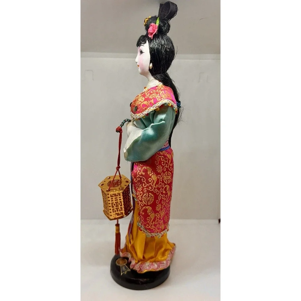 Vtg Asian Cloth Doll Lantern Figure Traditional Costume Made In Taiwan ROC